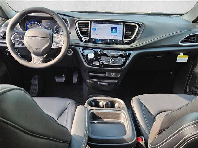 New 2027 Chrysler Pacifica Select FWD image 14