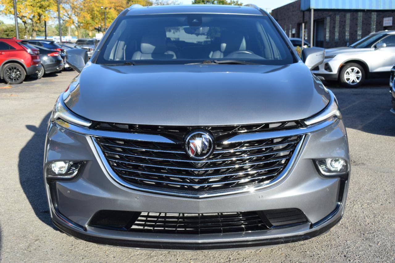 Used 2024 Buick Enclave Essence w/ Experience Buick Package FWD image 3