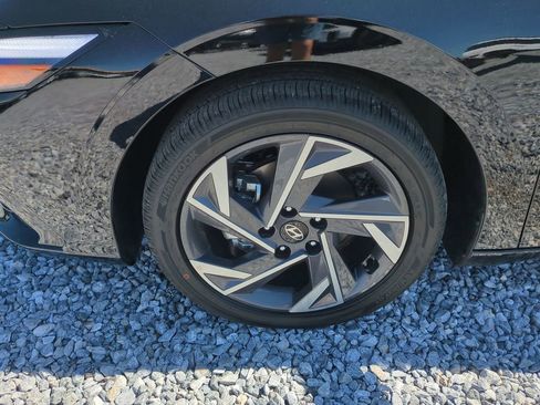 New 2026 Hyundai Elantra Limited image 11