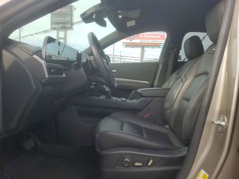 Certified 2025 Cadillac XT4 Premium Luxury image 8