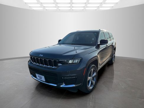 Used 2022 Jeep Grand Cherokee L Limited image 8