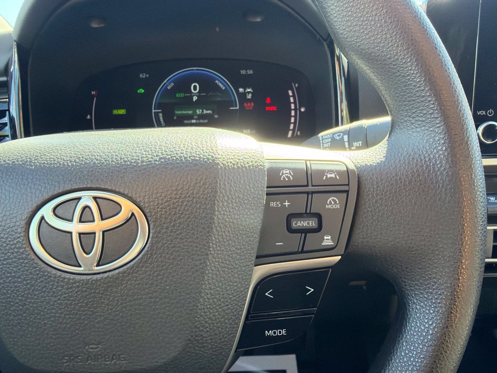 Used 2025 Toyota Camry LE FWD image 31