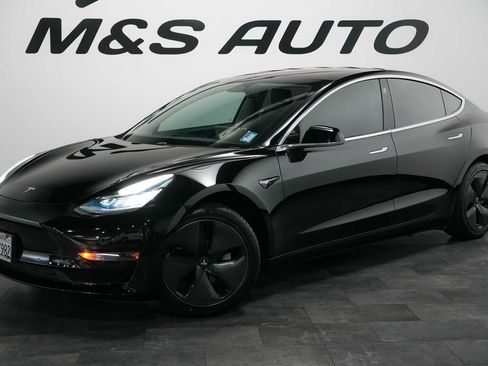 Used 2018 Tesla Model 3 Mid Range RWD image 2