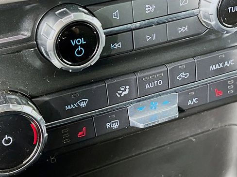 Used 2022 Ford F150 XLT w/ Equipment Group 302A High image 19