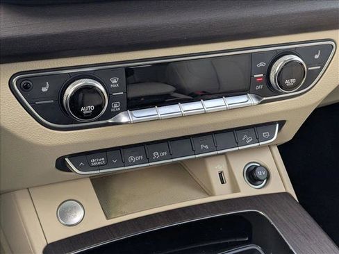 Used 2021 Audi Q5 Premium w/ Convenience Package image 15