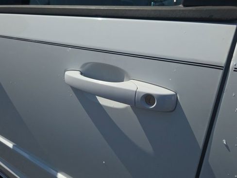 Used 2016 Dodge Grand Caravan SE image 21