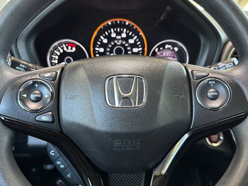 Used 2018 Honda HR-V EX image 10
