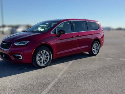 New 2026 Chrysler Pacifica Limited