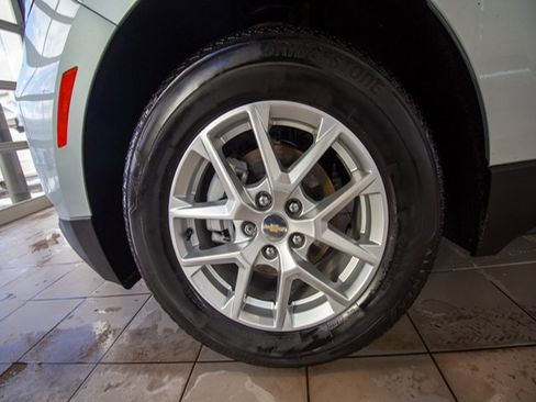 Used 2022 Chevrolet Equinox LT image 24