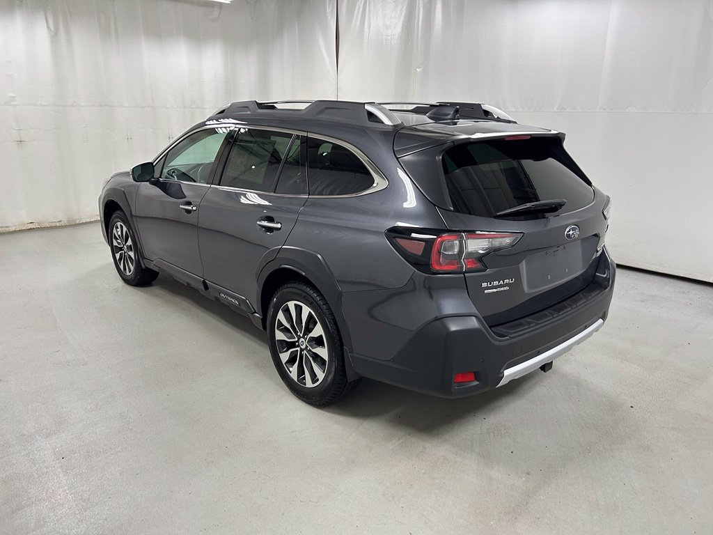 Used 2023 Subaru Outback Touring AWD/4WD image 7