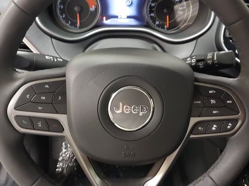 Used 2022 Jeep Cherokee Limited AWD/4WD image 35