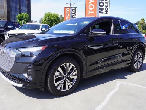 Used 2023 Audi Q4 e-tron Premium Plus w/ Premium Plus RWD image 4