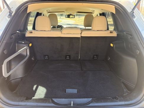 Used 2017 Jeep Cherokee Sport image 11