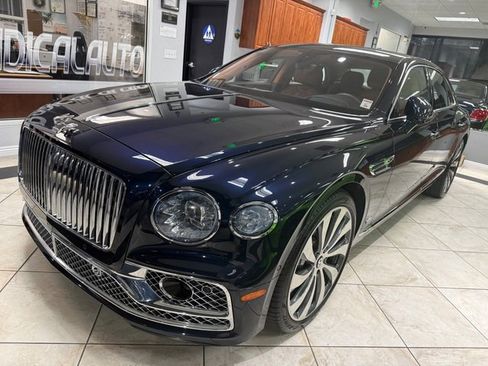 Used 2020 Bentley Flying Spur W12 image 20