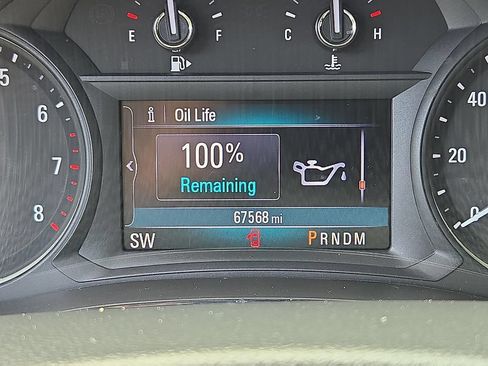 Used 2021 Buick Encore Preferred w/ Safety Package FWD image 27