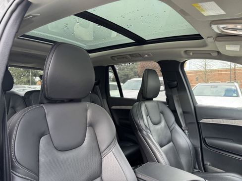 Used 2024 Volvo XC90 B6 Ultimate w/ Protection Package image 32