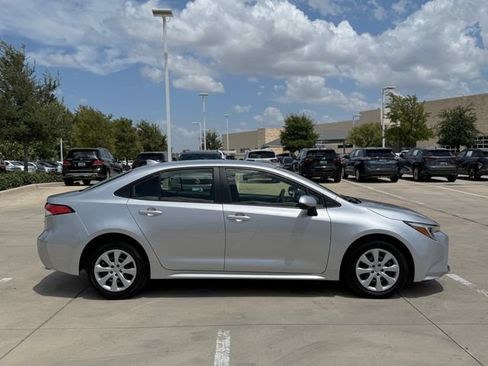 Used 2024 Toyota Corolla LE FWD image 8
