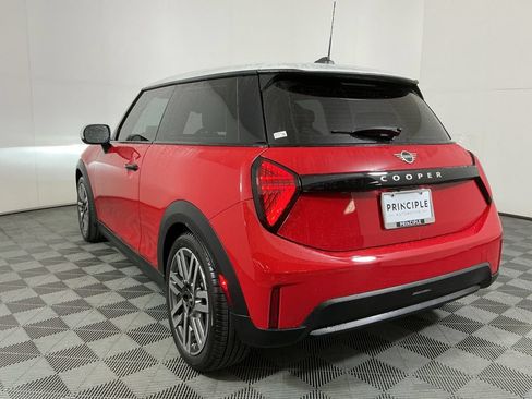 Certified 2025 MINI Cooper 2-Door Hardtop FWD image 7