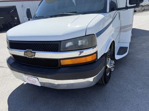 Used 2004 Chevrolet Express 3500 w/ RV Package. Upfitter Option RWD image 6
