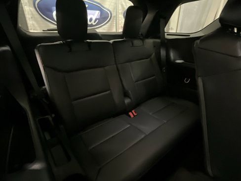 Used 2025 Ford Explorer ST-Line w/ ST-Line Street Pack image 13
