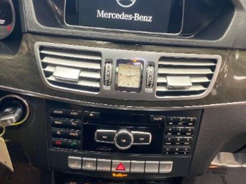 Used 2014 Mercedes-Benz E 350 4MATIC w/ Premium 1 Package image 21