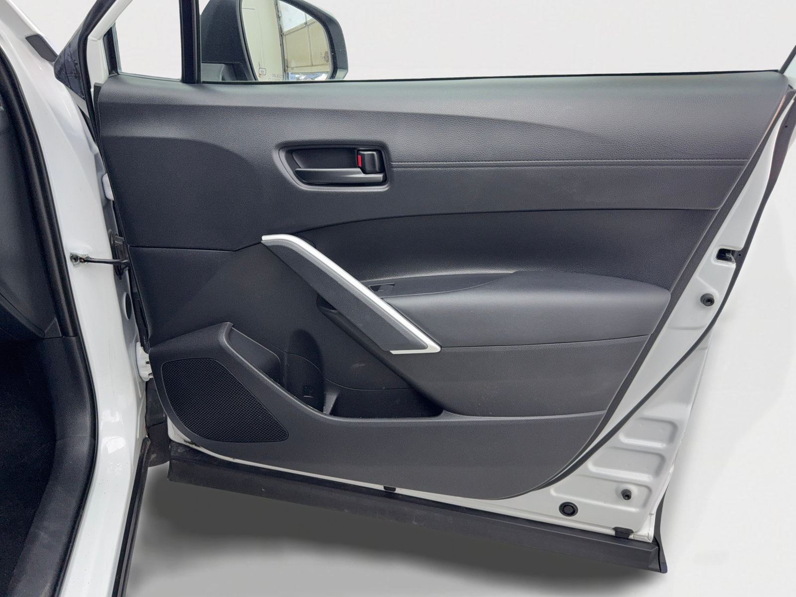 Used 2023 Toyota Corolla Cross LE FWD image 43