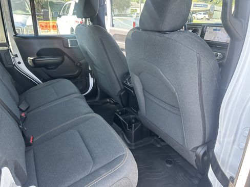 Used 2024 Jeep Wrangler Unlimited Sport AWD/4WD image 19