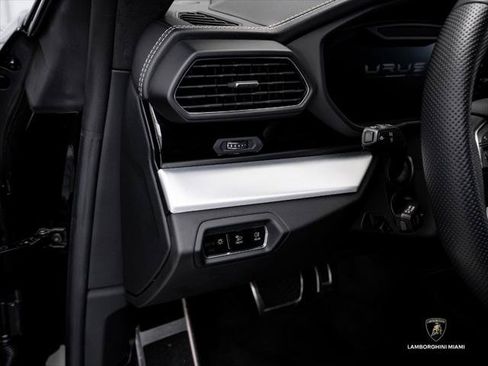 Used 2019 Lamborghini Urus AWD/4WD image 24
