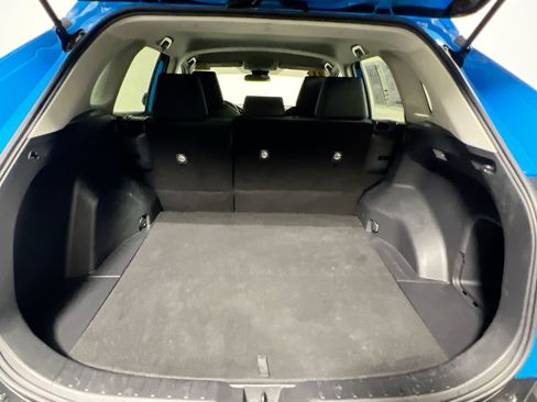 Used 2021 Toyota RAV4 LE FWD image 31