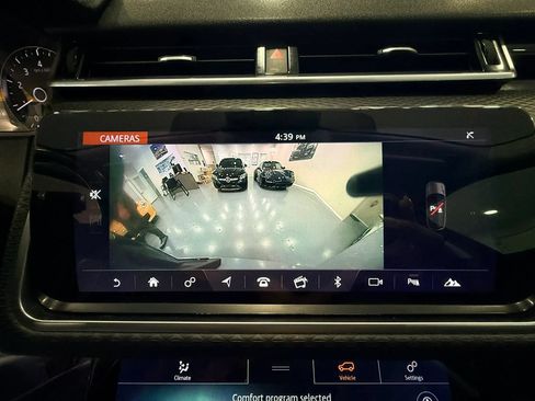 Used 2019 Land Rover Range Rover Velar S AWD/4WD image 33
