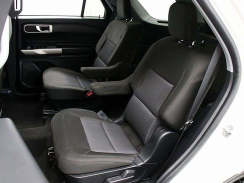 Used 2022 Ford Explorer XLT w/ Class IV Trailer Tow Package image 11