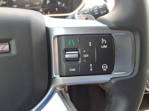 Used 2025 Land Rover Discovery Dynamic SE AWD/4WD image 20