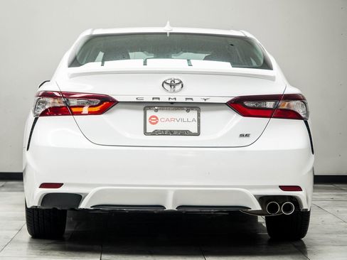 Used 2024 Toyota Camry SE image 10