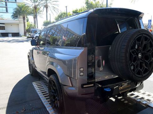 Used 2024 Land Rover Defender 110 X-Dynamic SE image 7
