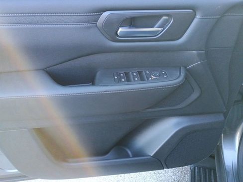 New 2025 Nissan Armada SV image 11