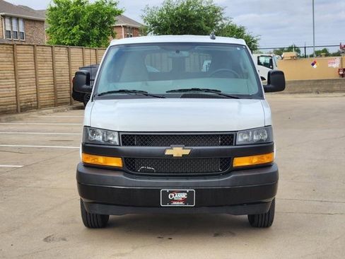 Used 2025 Chevrolet Express 3500 LS image 9
