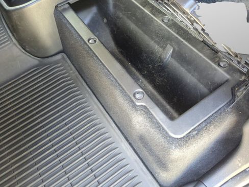 Used 2022 Toyota Tacoma SR w/ SR Convenience Package image 19