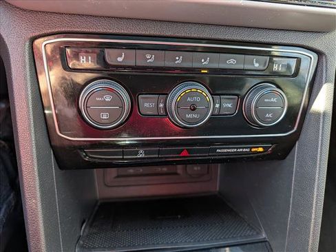 Used 2023 Volkswagen Atlas SE w/ Panoramic Sunroof Package image 39