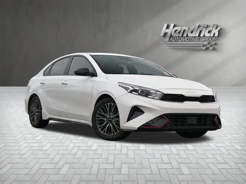 Used 2023 Kia Forte GT-Line w/ GT-Line Premium Package FWD image 2