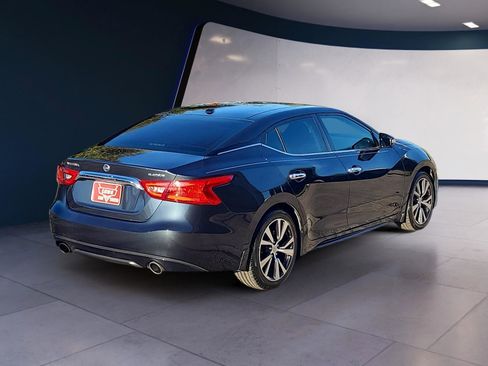 Used 2017 Nissan Maxima Platinum image 5