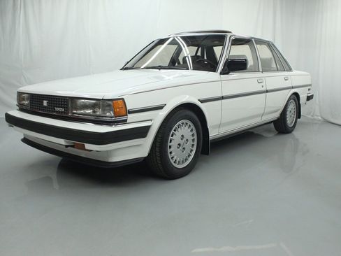 Used 1986 Toyota Cressida Sedan image 3