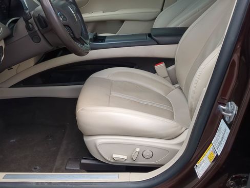 Used 2019 Lincoln MKZ Reserve FWD image 10