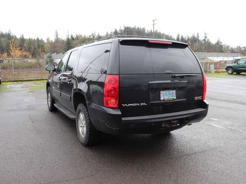 Used 2013 GMC Yukon XL SLT image 7