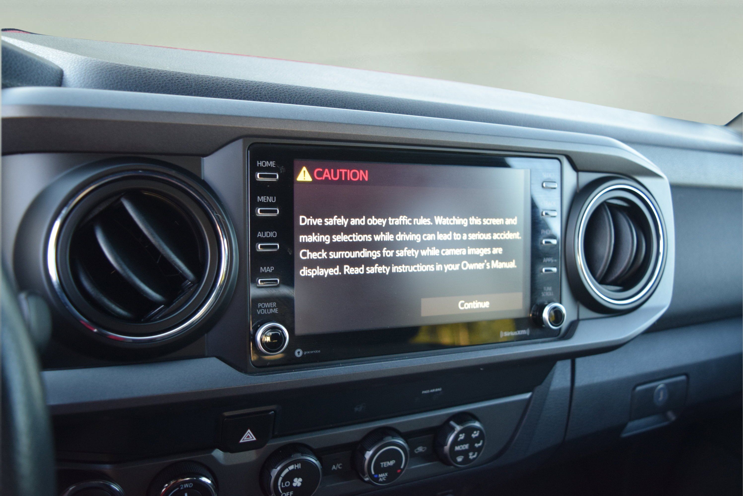 Used 2020 Toyota Tacoma TRD Off-Road w/ Technology Package AWD/4WD image 15