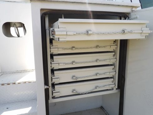 Used 2007 Ford F550 2WD Regular Cab Super Duty image 22