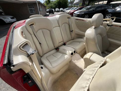 Used 2005 Mercedes-Benz CLK 320 Cabriolet image 22