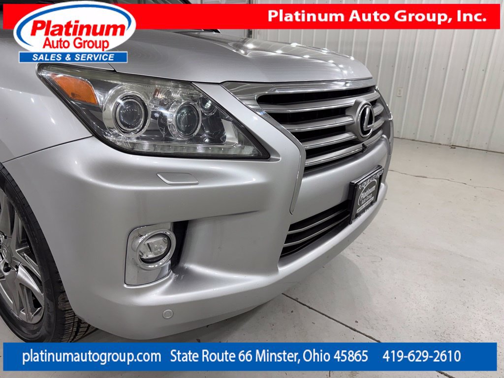 Used 2014 Lexus LX 570 4WD w/ Luxury Package image 15