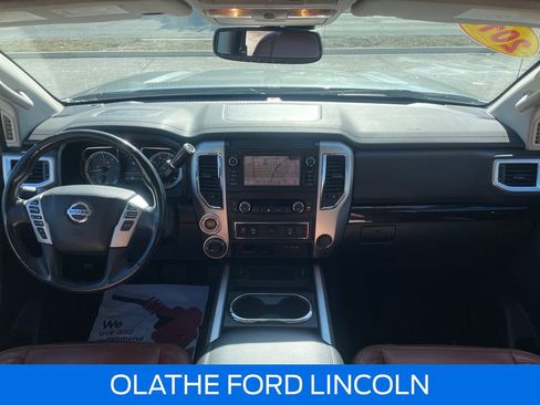 Used 2019 Nissan Titan SV w/ SV Convenience Package image 21