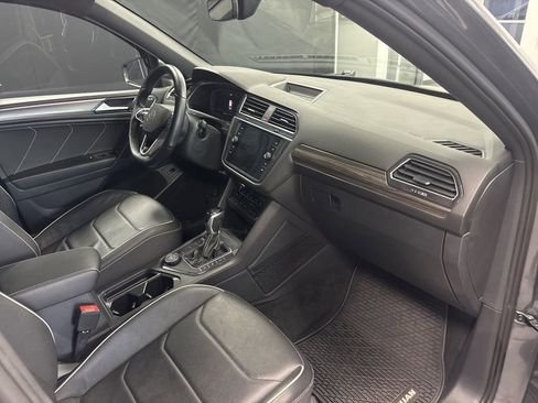 Used 2023 Volkswagen Tiguan SEL R-Line image 11