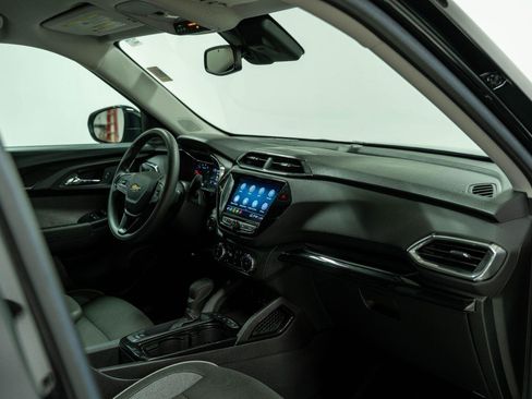 Certified 2023 Chevrolet TrailBlazer LT w/ Convenience Package FWD image 22